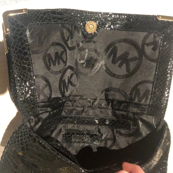 Michael Kors black clutch - Picture 3 of 4
